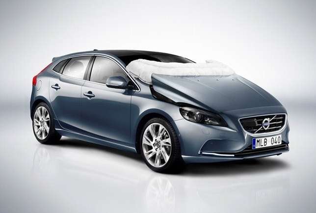 Volvo V40 - com airbag para pedestre