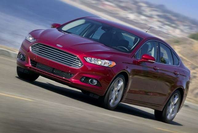 Ford-Fusion_2013