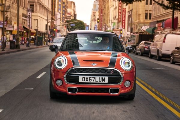 p90289494_lowres_mini-cooper-s-3-door