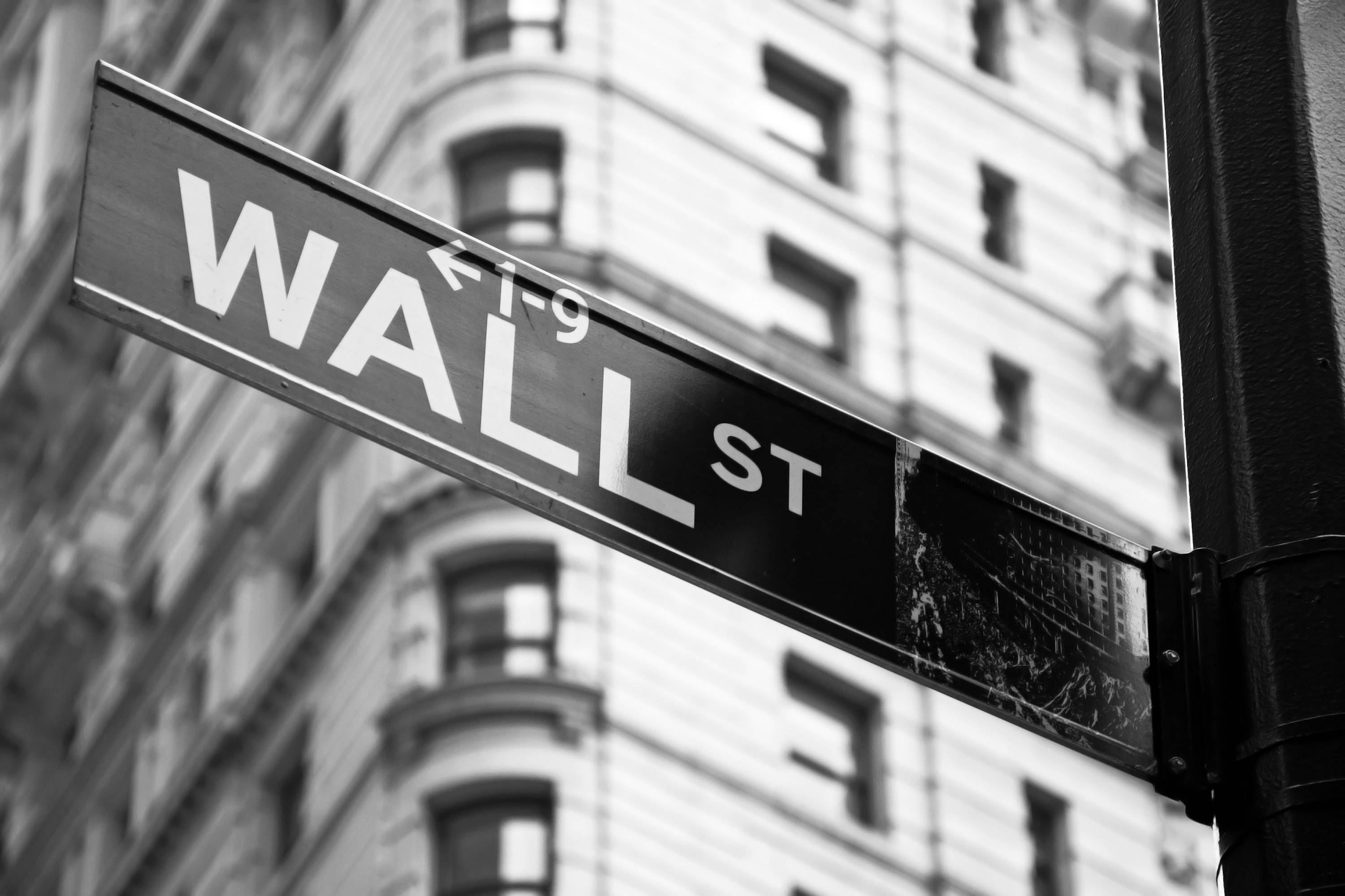 Dow Jones Hits Record High as Geopolitical Tensions Ebb