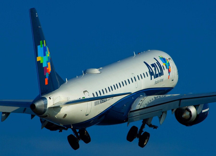 Azul faz 15 anos, anuncia compra de aviões e critica preço dos combustíveis