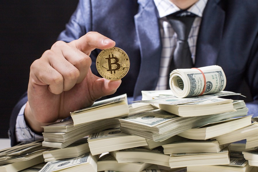 Com sinalizações “dovish” do Fed, Bitcoin entra em nova fase e atrai grandes investidores