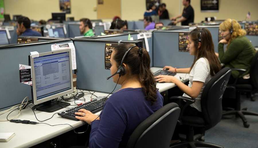 Ex-atendente da Claro será indenizado por ter cinco minutos por dia para ir  ao banheiro - InfoMoney