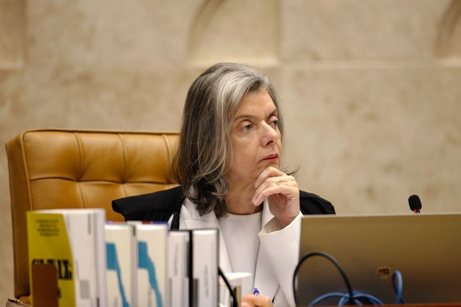 C&aacute;rmen L&uacute;cia arquiva a&ccedil;&atilde;o sobre isen&ccedil;&atilde;o de compras de at&eacute; US$ 50