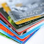 Cartão de crédito responde por 30% da dívida de pessoa física no Brasil, aponta Banco Central