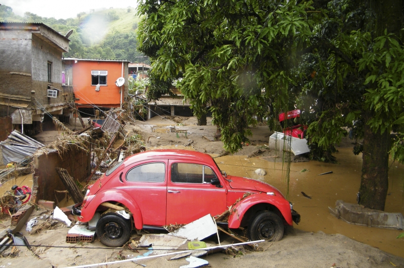 Tragédias causadas pelas chuvas no país evidenciam proteções (e problemas) do seguro residencial