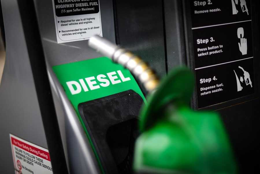 Disparada do petróleo eleva defasagem do diesel a 85% e põe abastecimento em risco
