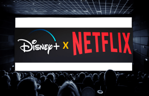 Tela de cinema com Disney e Netflix