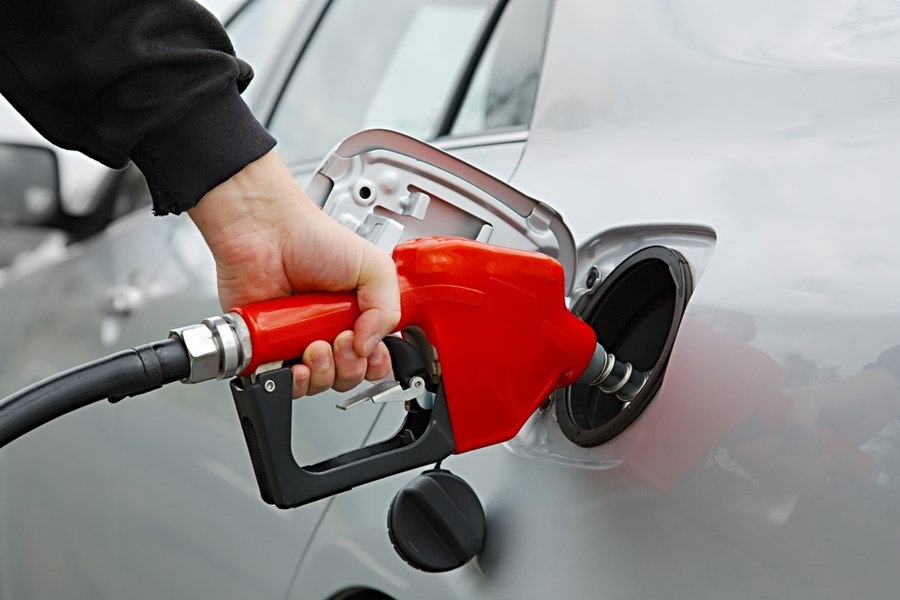 Gasolina e diesel entram em 2024 perto da paridade com o mercado