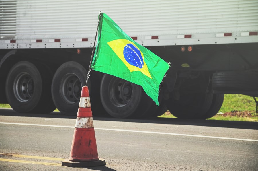 “Os caminhoneiros não querem migalhas”, diz dirigente da ANTB sobre auxílio diesel de Bolsonaro