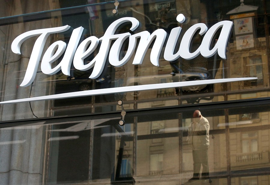 Telefónica investe na exchange Bit2Me para permitir compras com cripto na Espanha