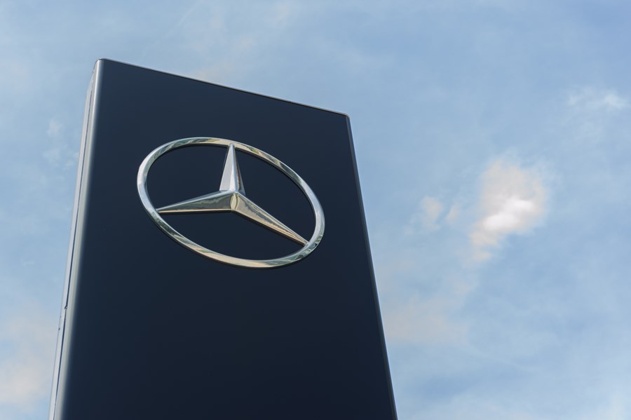 Bolsas da Europa sobem e índice Stoxx 600 tem máxima histórica; Mercedes acelera autos
