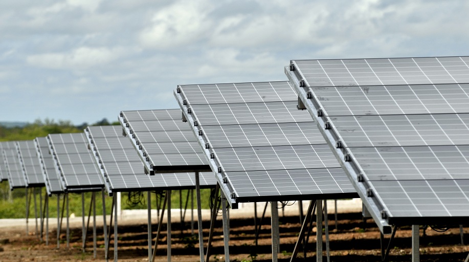 FII de energias limpas ajusta estratégia e mira menor risco; o que muda? 1 mpx 04 usina solar de taua