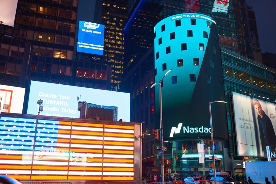 Wall Street cae 1,5% por presión en tecnología y tensiones geopolíticas