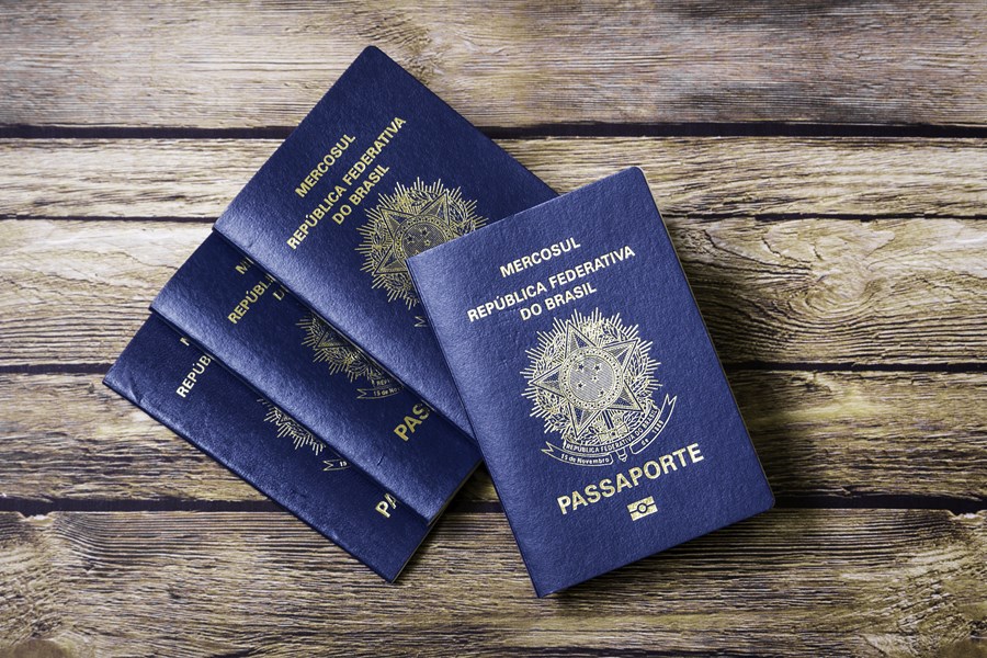 Governo libera R$ 37 milhões para emissão de passaportes; PF não confirma retomada do serviço
