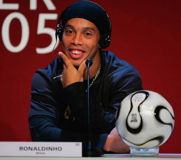 O clube que convenceu Ronaldinho Gaúcho a voltar ao futebol aos 46 anos