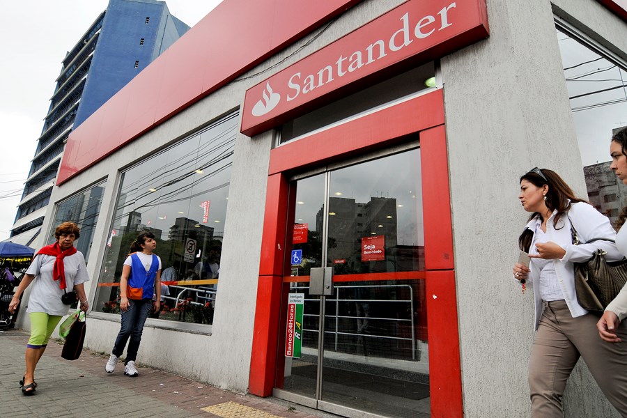 Base de clientes do Santander Brasil deve crescer 7% ao ano até 2022 ...