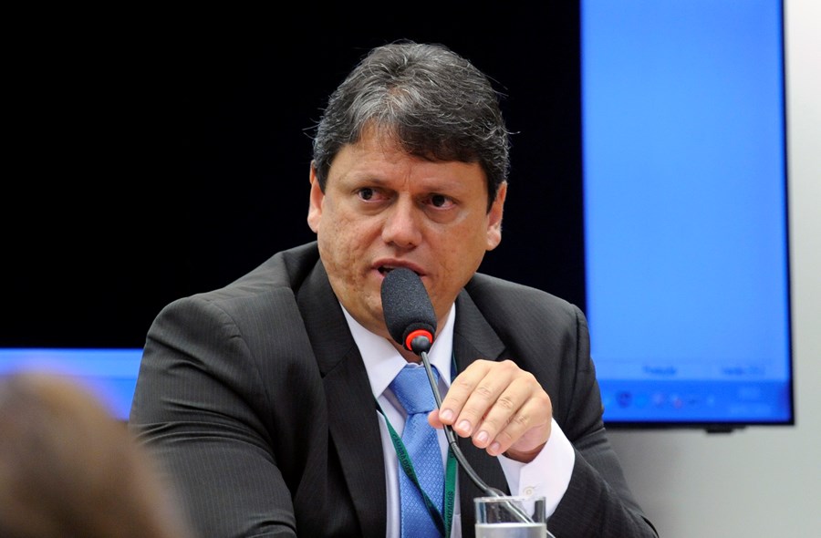 Tarcísio topou ser pré-candidato ao governo de São Paulo, diz Bolsonaro