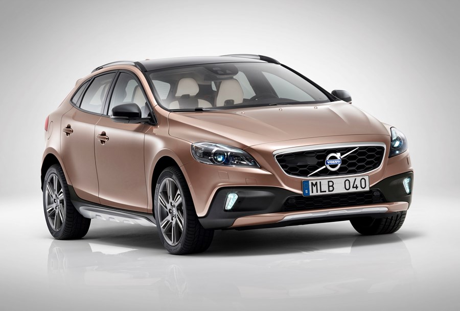 V40 Cross Country chega ao Brasil custando a partir de R$ 141.500