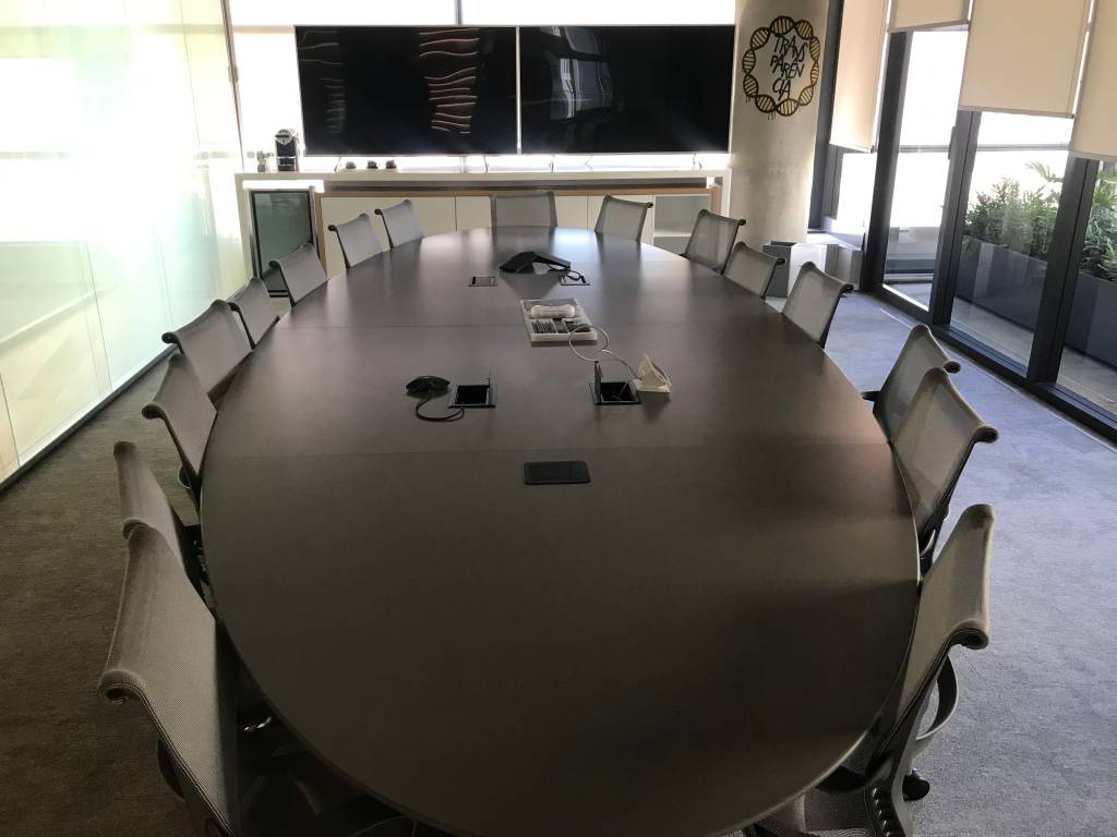 Mesa de reunião no C6 Bank