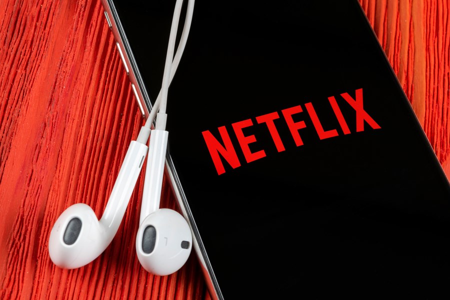 Com balanço abaixo do esperado, Netflix despenca na bolsa