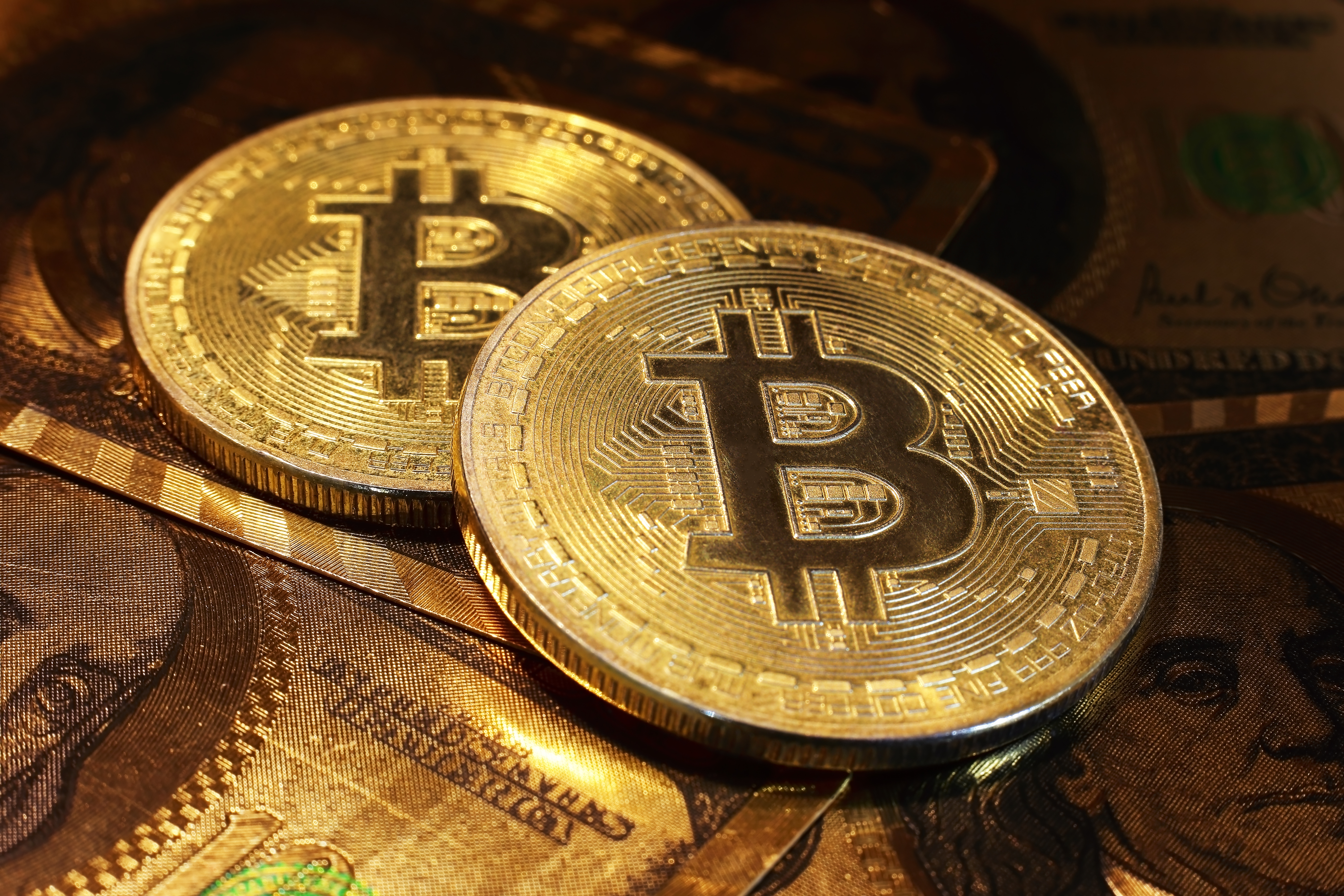 Bitcoin sobe 5% e supera US$ 24 mil antes de inflação dos EUA; Ethereum vai a US$ 1.700