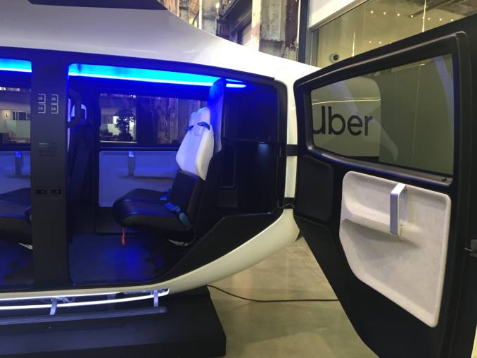 eVTOL: interior do protótipo de "carro voador" desenvolvido em parceria com o Uber