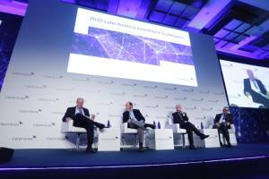 Os economistas Gustavo Franco, Pérsio Arida e Armínio Fraga, em evento promovido pelo Credit Suisse