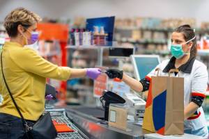 supermercado coronavírus máscara caixa pagamento varejo vendas quarentena isolamento