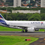 Ministério da Justiça notifica Latam por problemas na acessibilidade de passageiros em voos