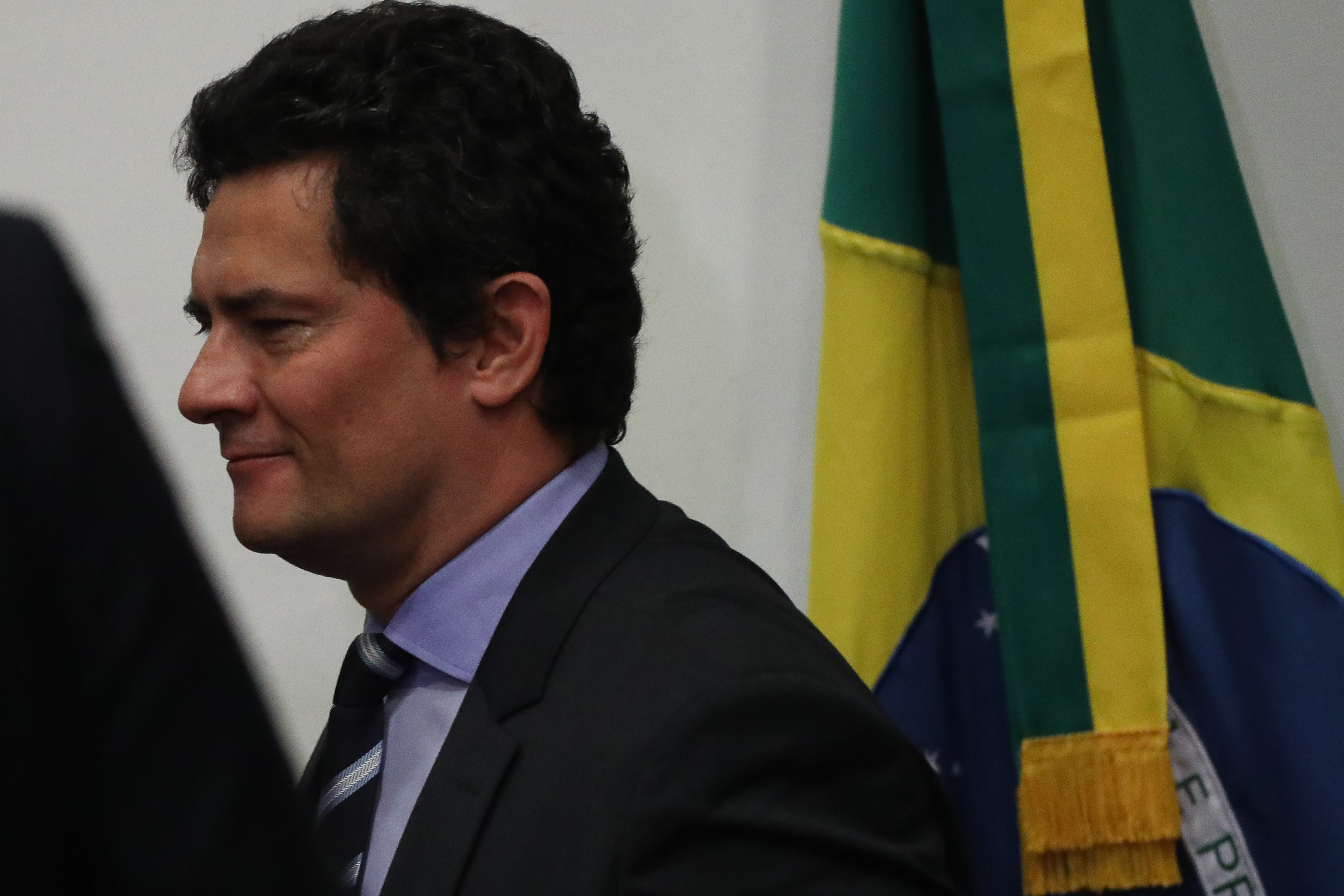 Moro anuncia demissão e acusa Bolsonaro de interferir na PF