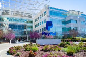Fachada da sede do PayPal no Vale do Silício