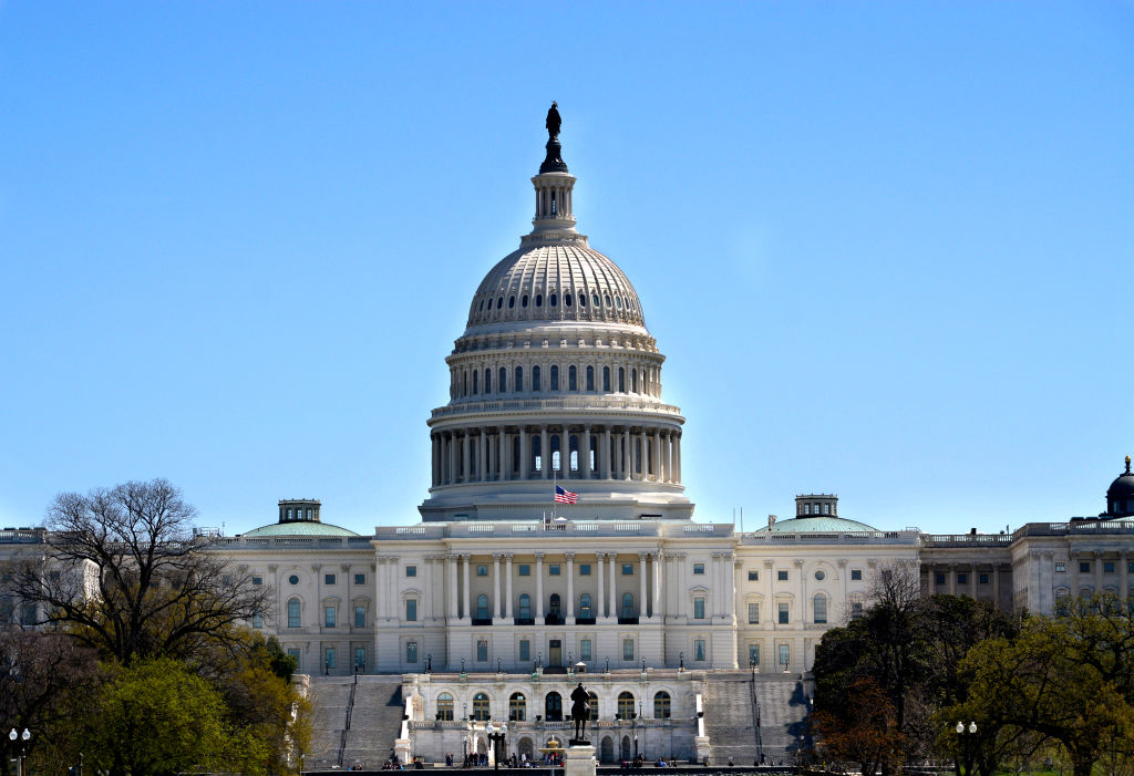 Senadoras americanas lançam projeto de lei para criptomoedas