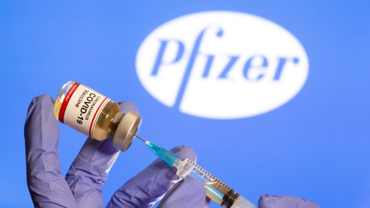 Vacina contra Covid-19 da Pfizer (REUTERS/Dado Ruvic)