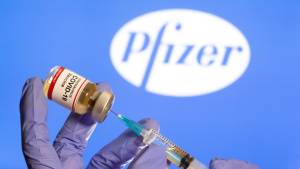 Vacina contra Covid-19 da Pfizer (REUTERS/Dado Ruvic)