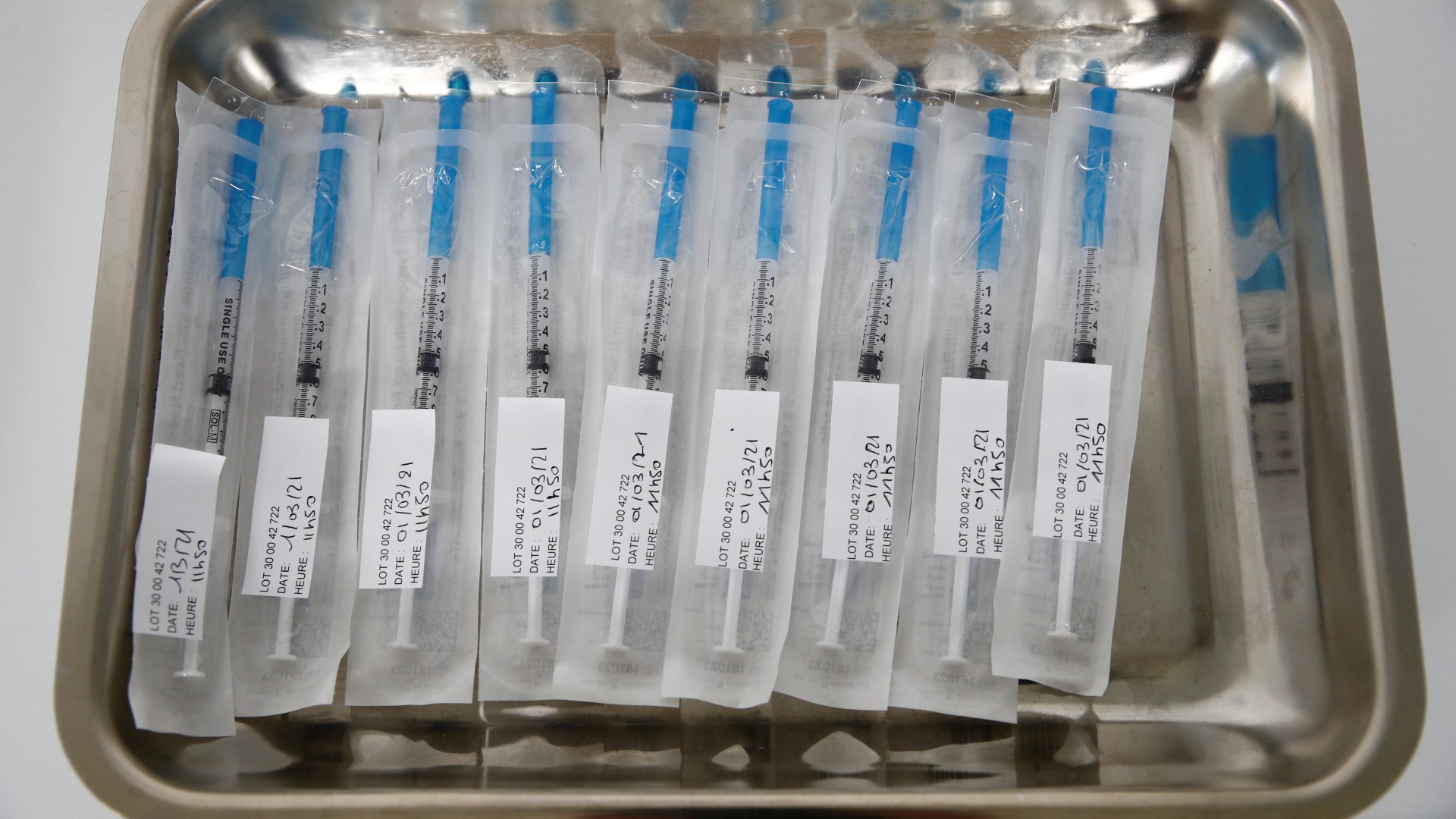 Doses de vacina da Moderna contra Covid-19 em hospital francês 01/03/2021 REUTERS/Benoit Tessier