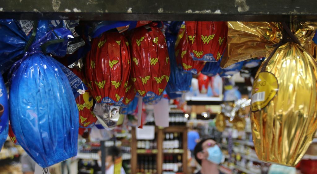 Ovo de páscoa no supermercado