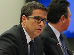 O presidente do Banco Central, Roberto Campos Neto, e o Dep. Sergio Souza, participam de audiência pública, na Comissão de Finanças e Tributação (CFT) da Câmara dos Deputados