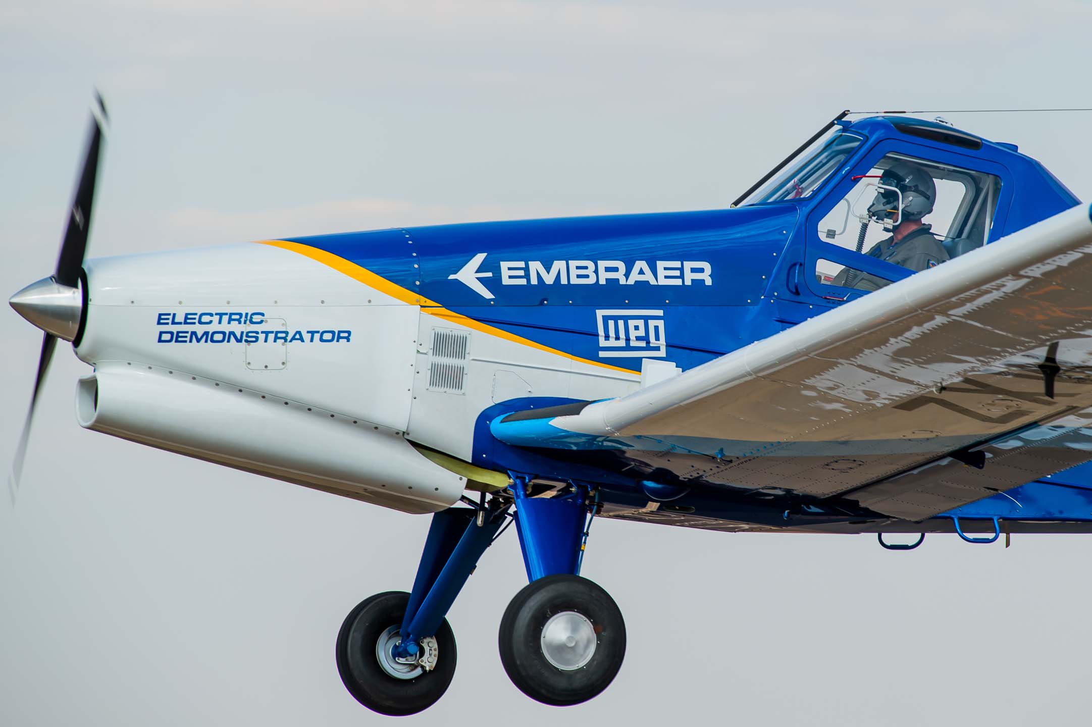 Embraer (EMBR3) é nova aposta da XP em carteira gráfica para a semana; confira recomendações thumbnail