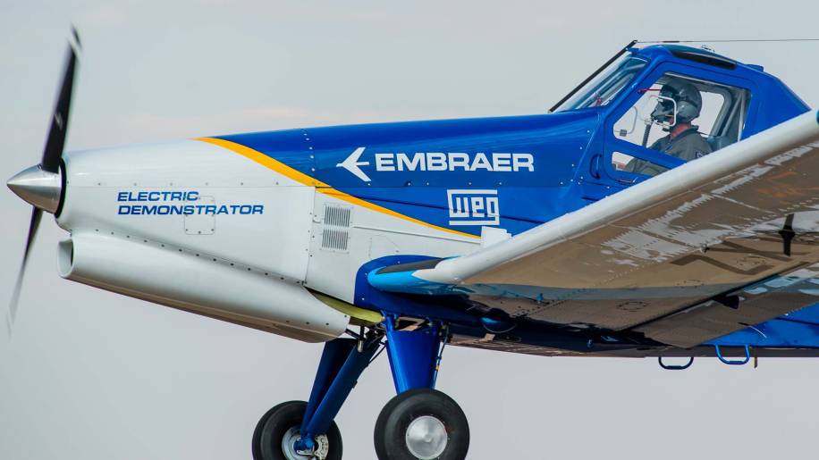 Avião Embraer (EMBR3)