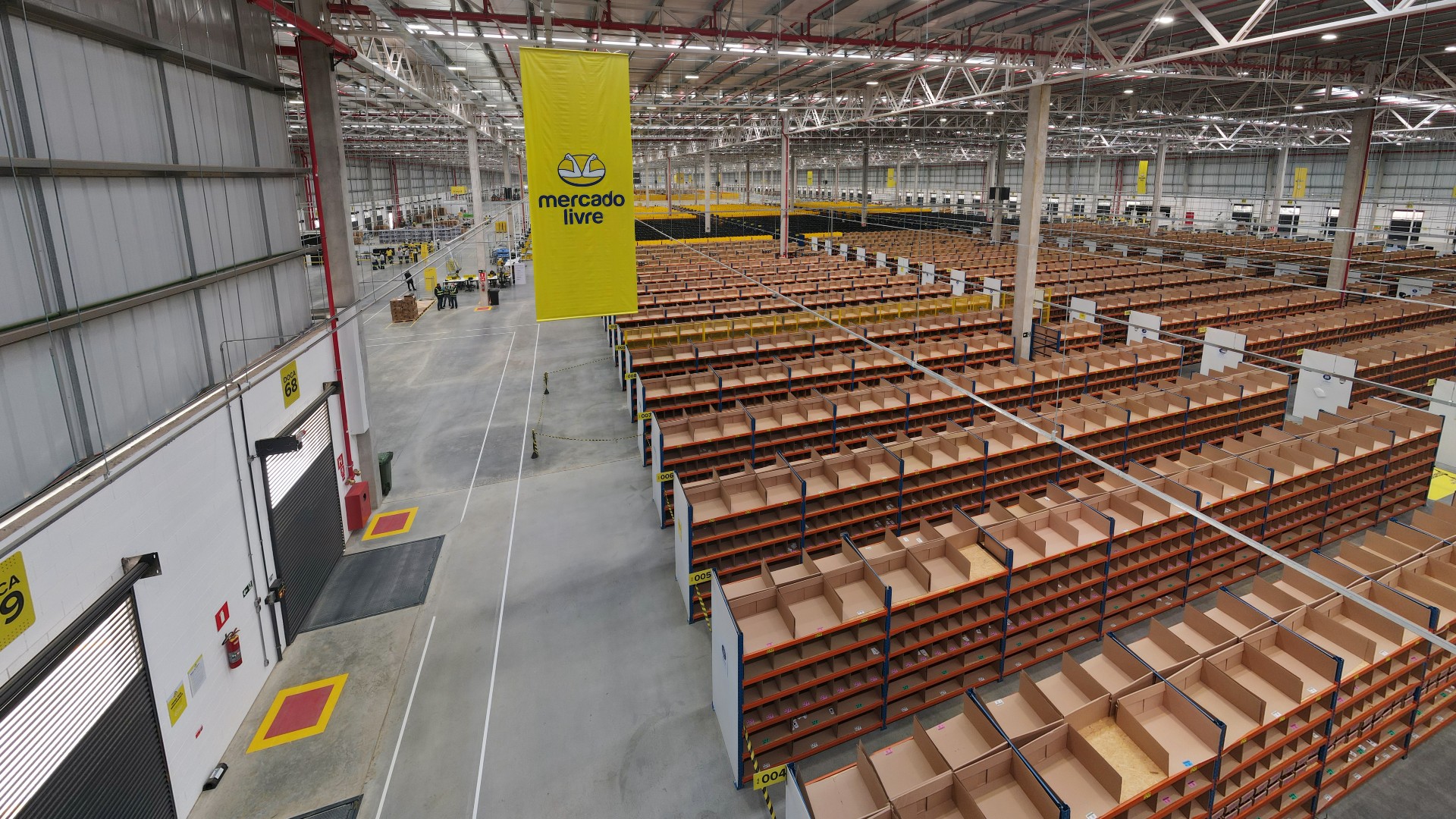 Corrida logstica entre Shopee e Mercado Livre favorece FIIs de galpes