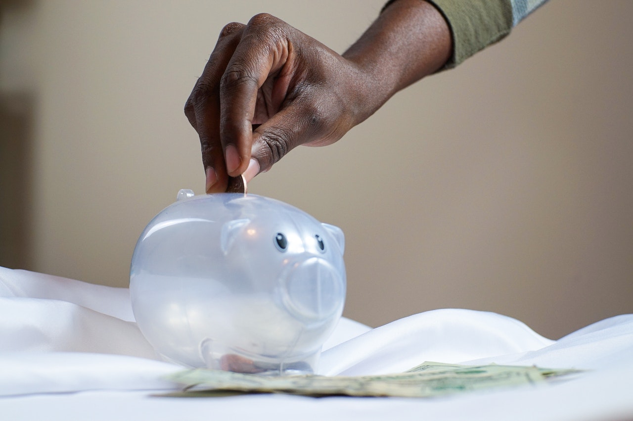 Quanto R$ 10 mil rendem com Selic em 14%? Compare poupança, Tesouro, CDB e mais