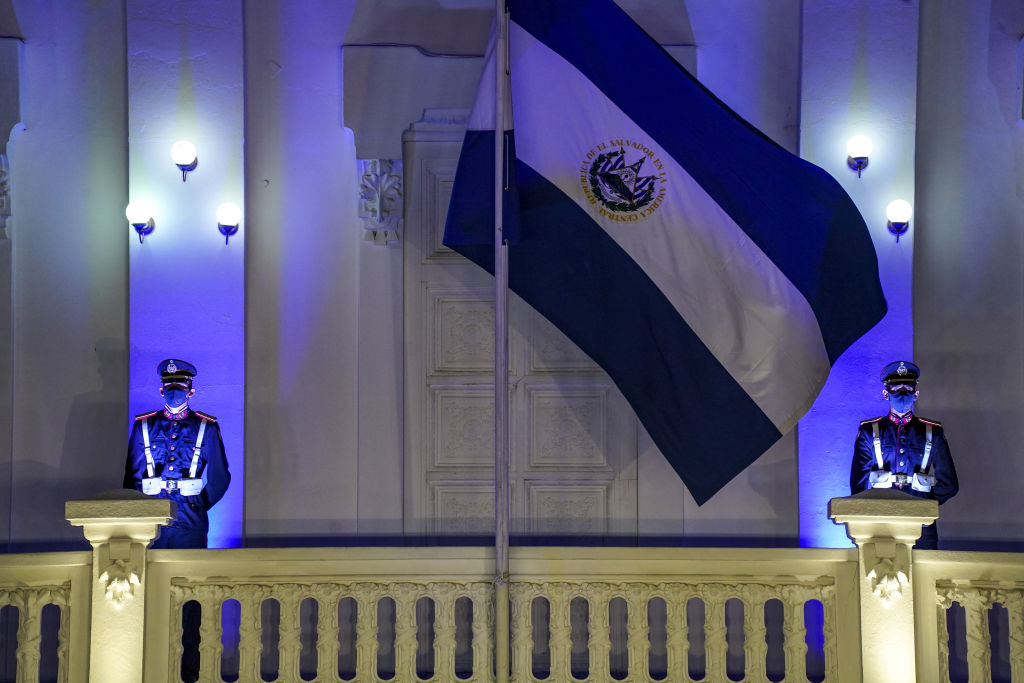 El Salvador vai recomprar títulos de dívida soberana para aliviar preocupações de inadimplência