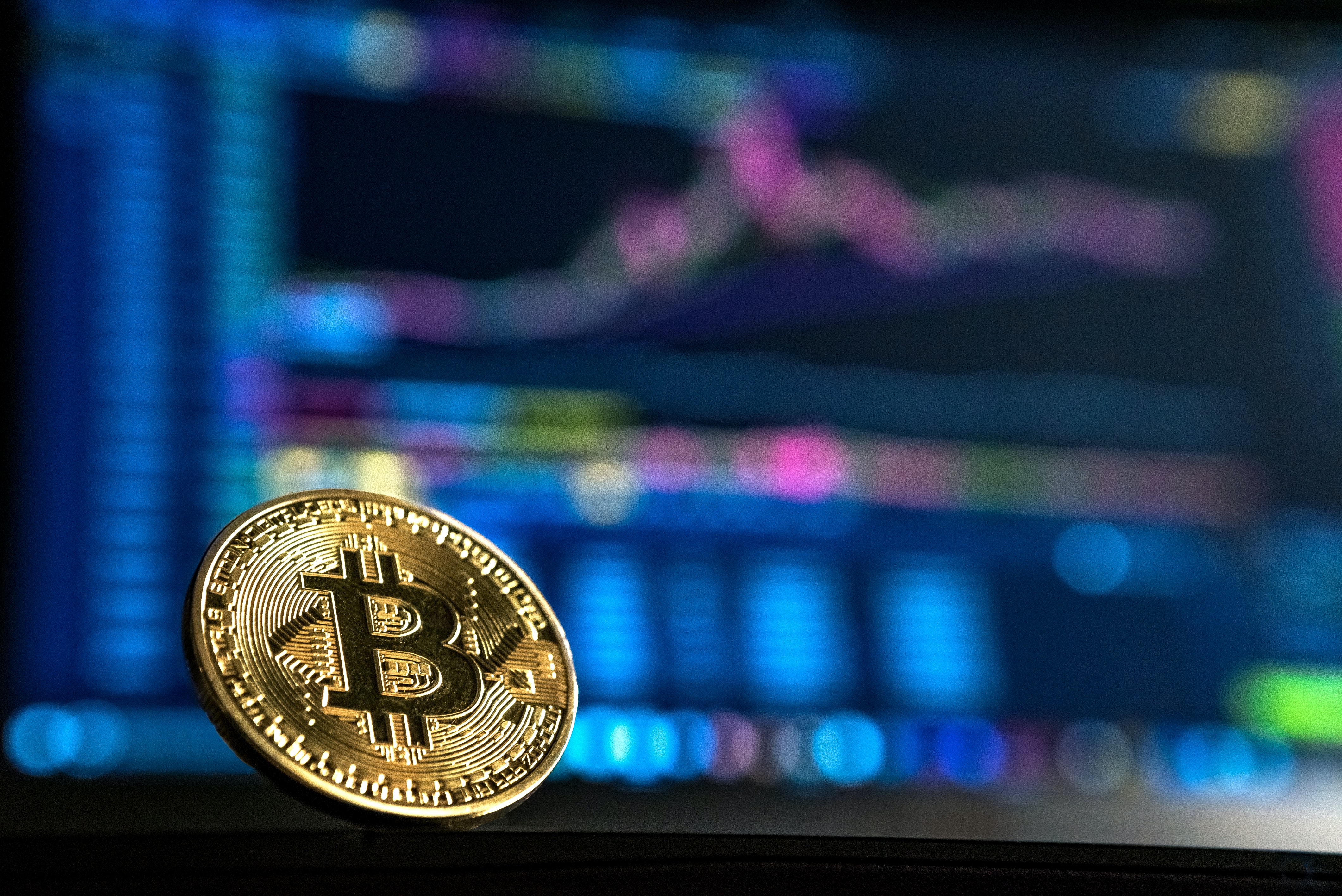 Bitcoin luta pelos US$ 17 mil enquanto investidores aguardam Fed e inflação  nos EUA