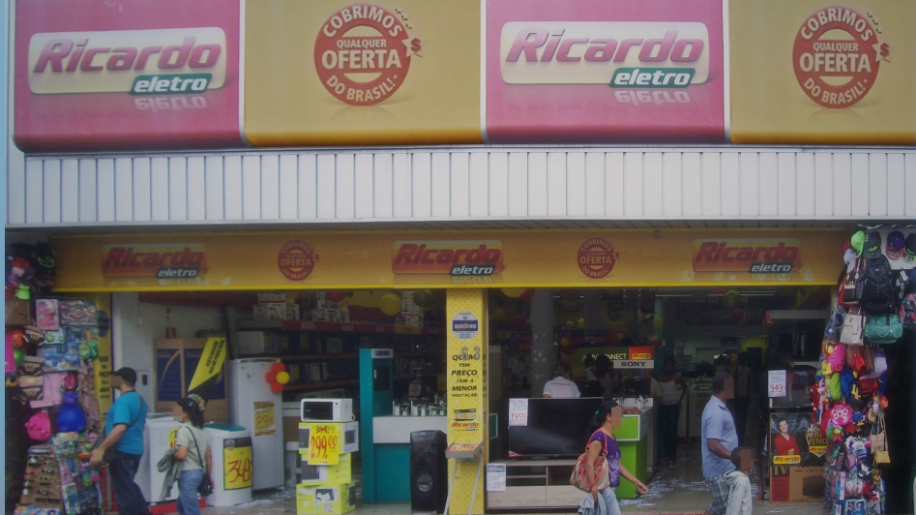 Fachada de antiga loja Ricardo Eletro no estado de Minas Gerais