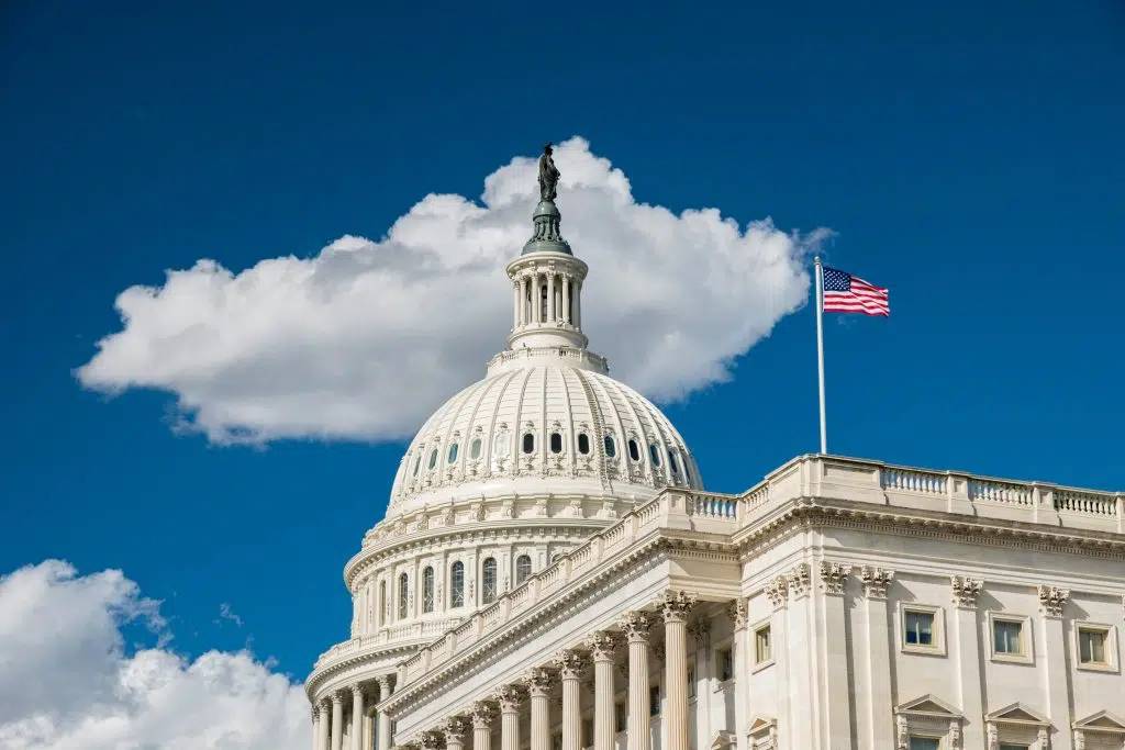 EUA: Comitê da Câmara aprova enviar projeto do teto da dívida à votação no plenário nesta 4ª feira