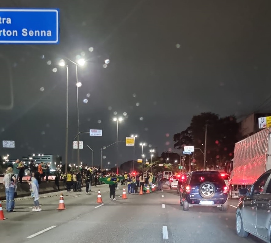 bloqueio na marginal tietê