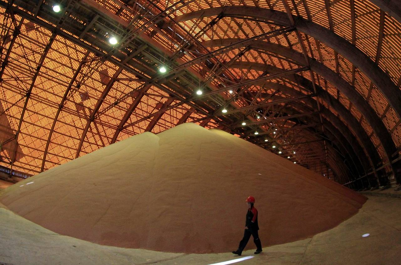 Nutrien cuts potash production after Canadian port strikes impact exports