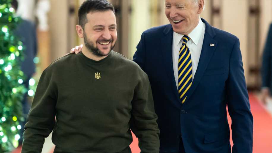 Joe Biden recebe Zelensky e promete mais ajuda à Ucrânia - InfoMoney