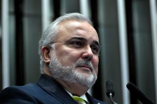 Por enquanto não há razão para pensar em aumento de combustível, diz presidente da Petrobras